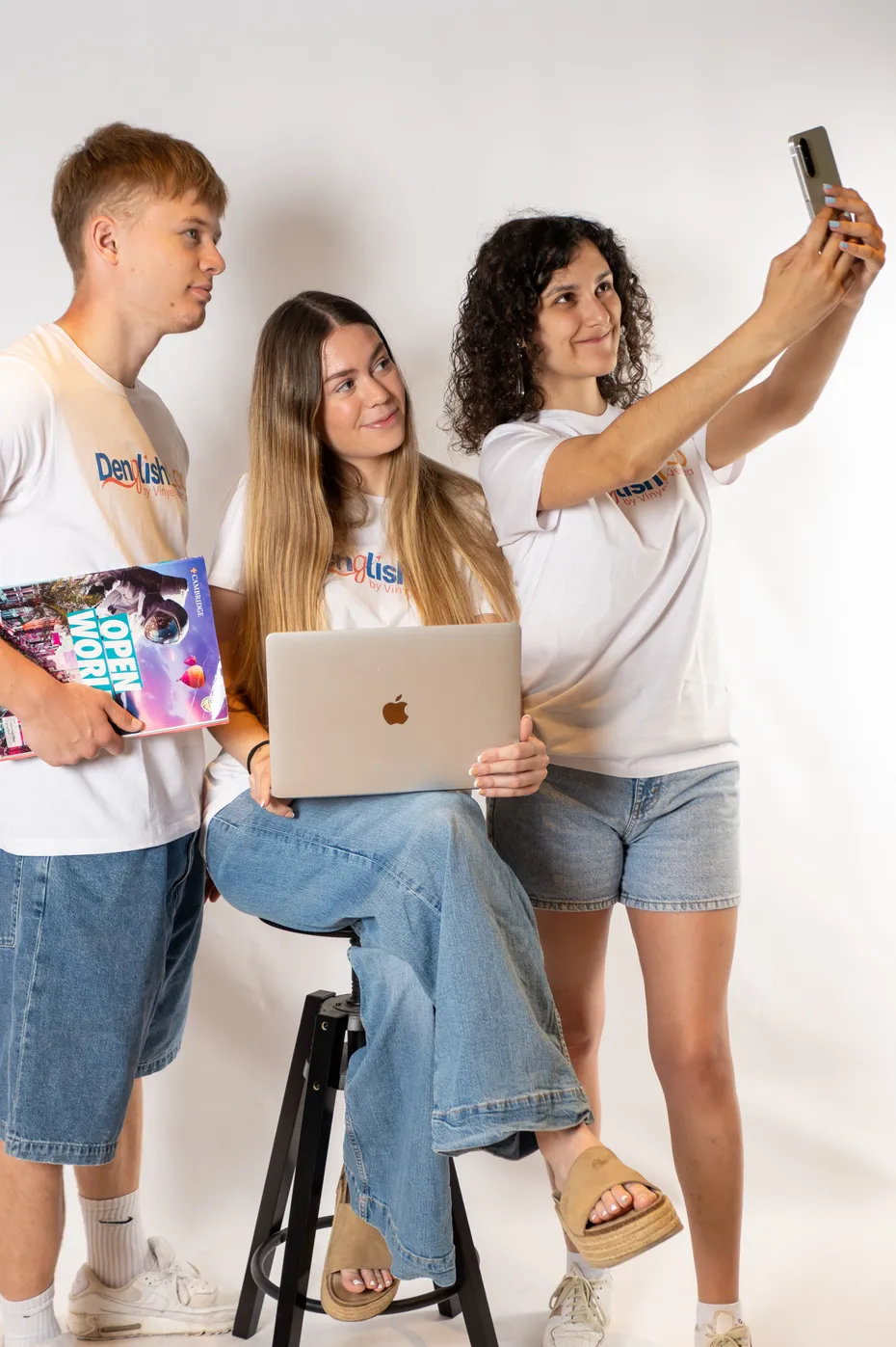 Cursos idiomes a DenglishLab - Cursos acadèmia d'idiomes Cursos idiomes a DenglishLab - Cursos acadèmia d'idiomes